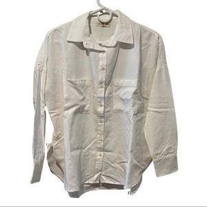 Like New Tradlands Long Sleeve Box Top